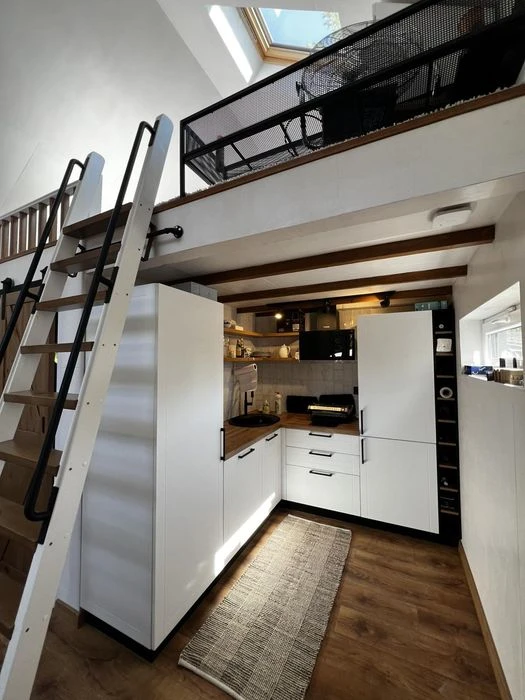 Cottage for sale city center pier