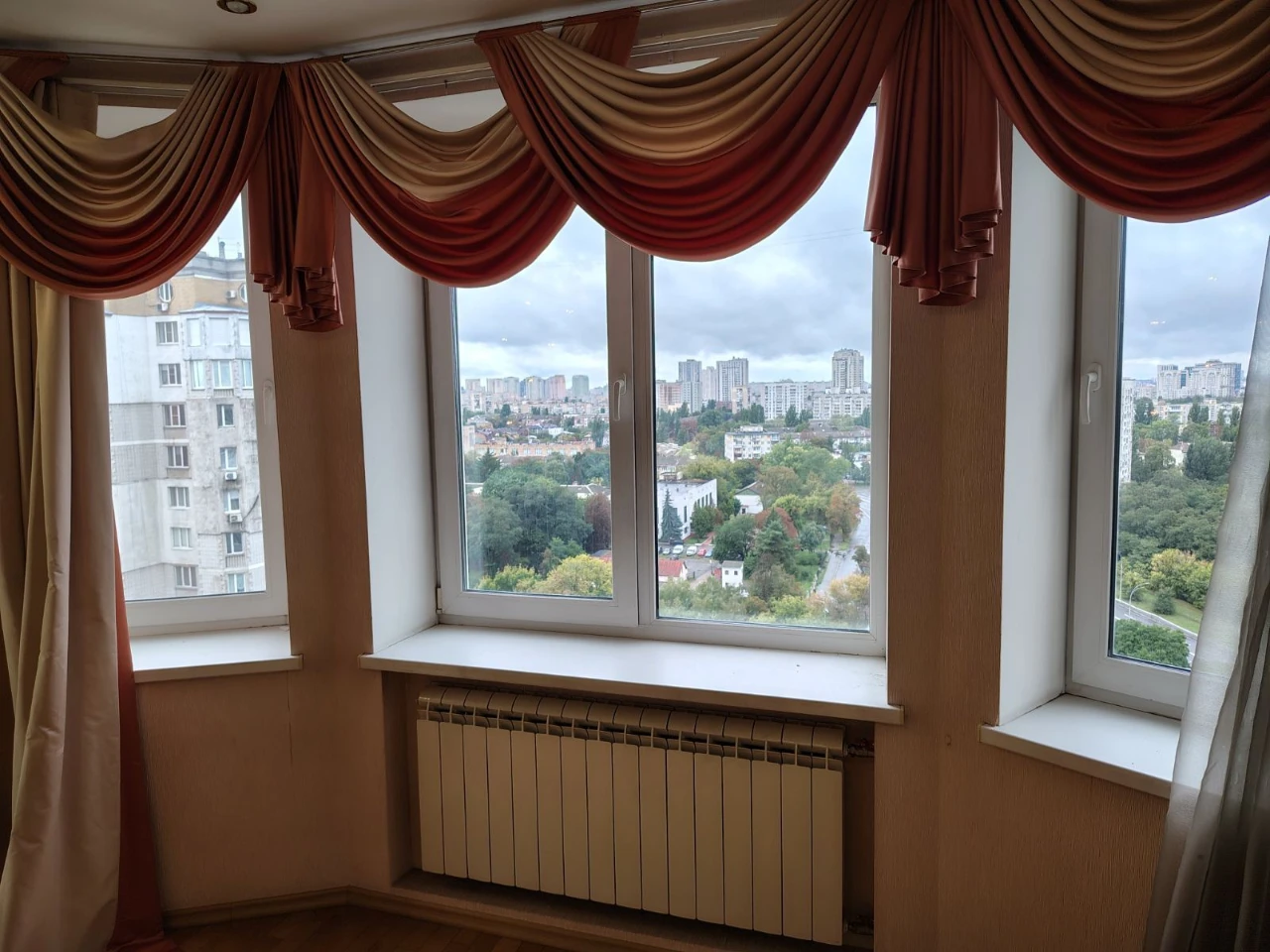 Продажа 3-комнатной квартиры 96 м², Николая Амосова ул., 4