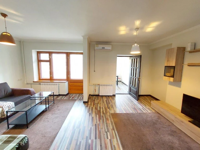 Продажа 4-комнатной квартиры 97 м², Кирилловская ул., 30/5