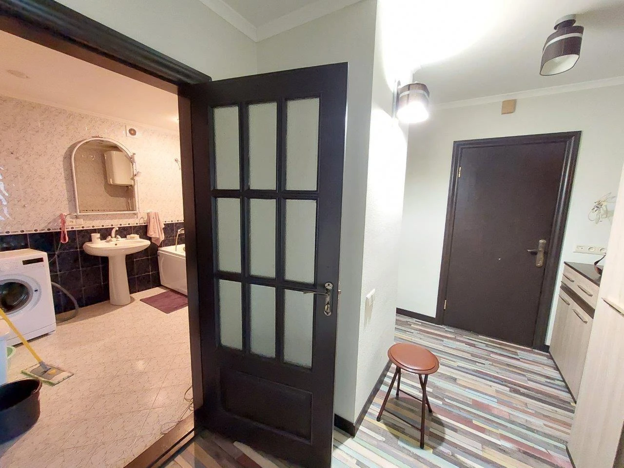 Продажа 4-комнатной квартиры 97 м², Кирилловская ул., 30/5