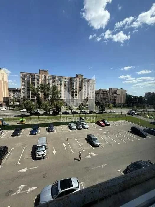Продаж 2-кімнатна ЖК «Кришталеві Джерела», вул Метрологічна