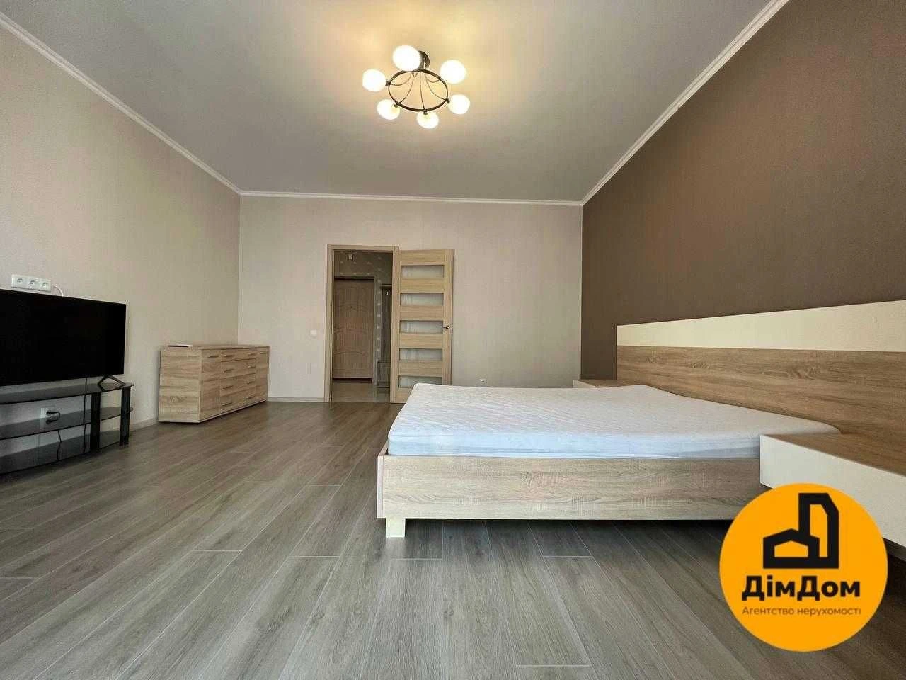 Вул. Драгоманова, 2Б , продаж 1-кімнатної квартири з сучасни