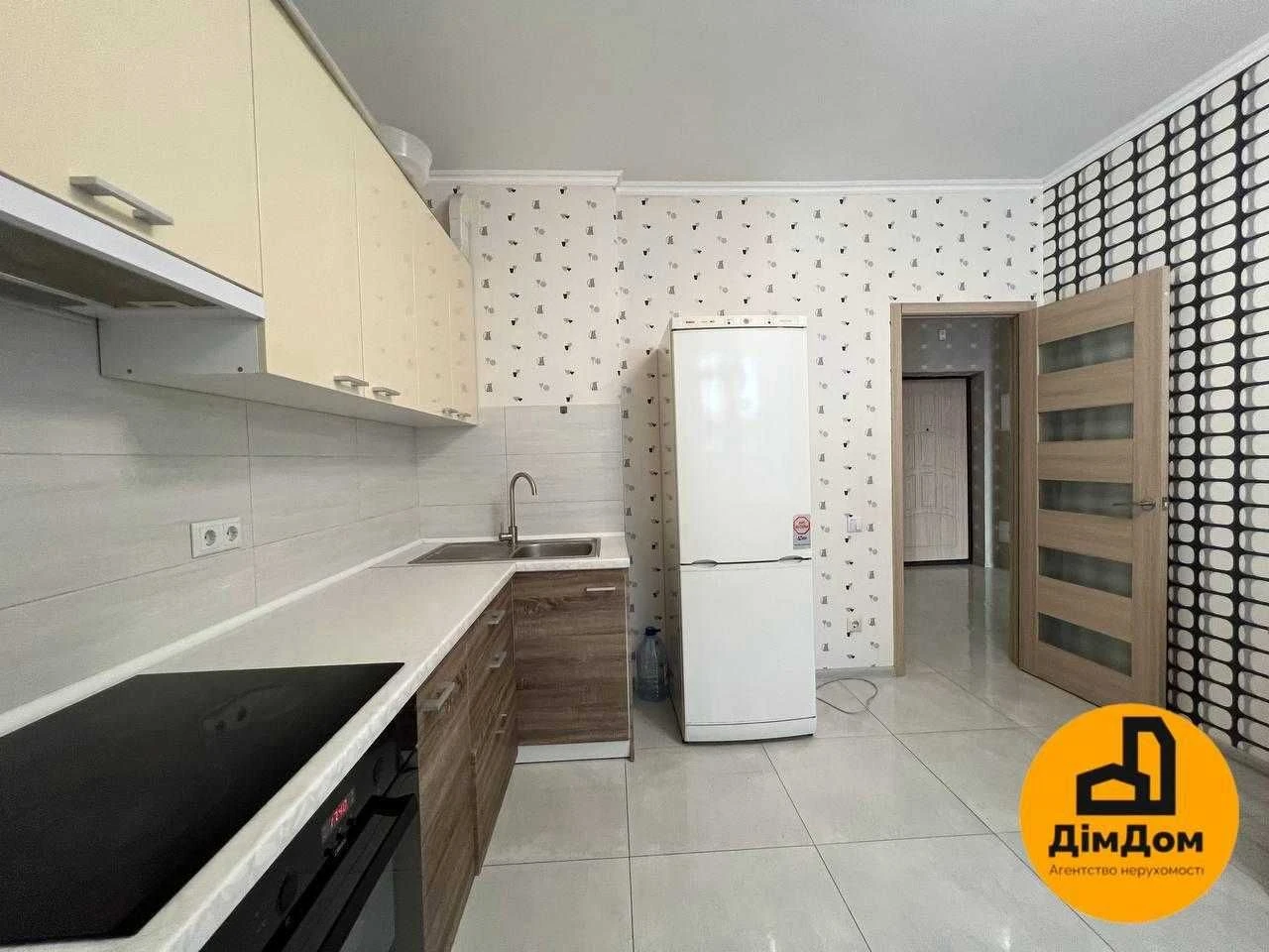 Вул. Драгоманова, 2Б , продаж 1-кімнатної квартири з сучасни