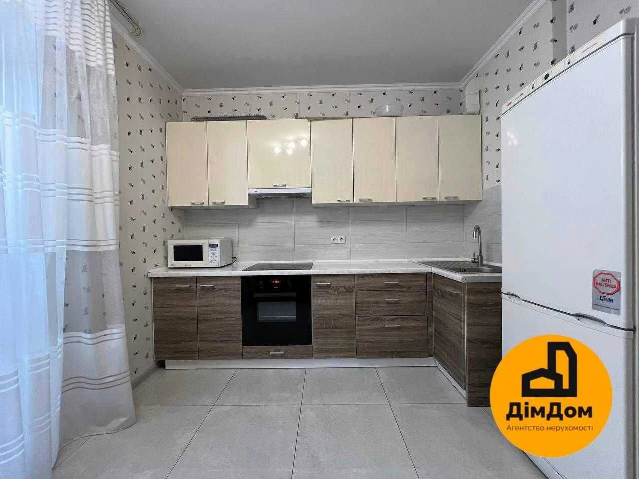 Вул. Драгоманова, 2Б , продаж 1-кімнатної квартири з сучасни