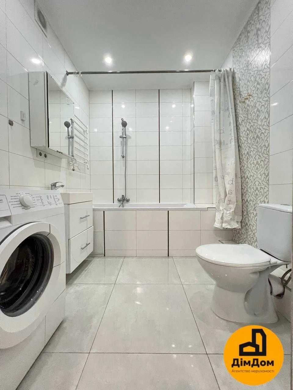 Вул. Драгоманова, 2Б , продаж 1-кімнатної квартири з сучасни