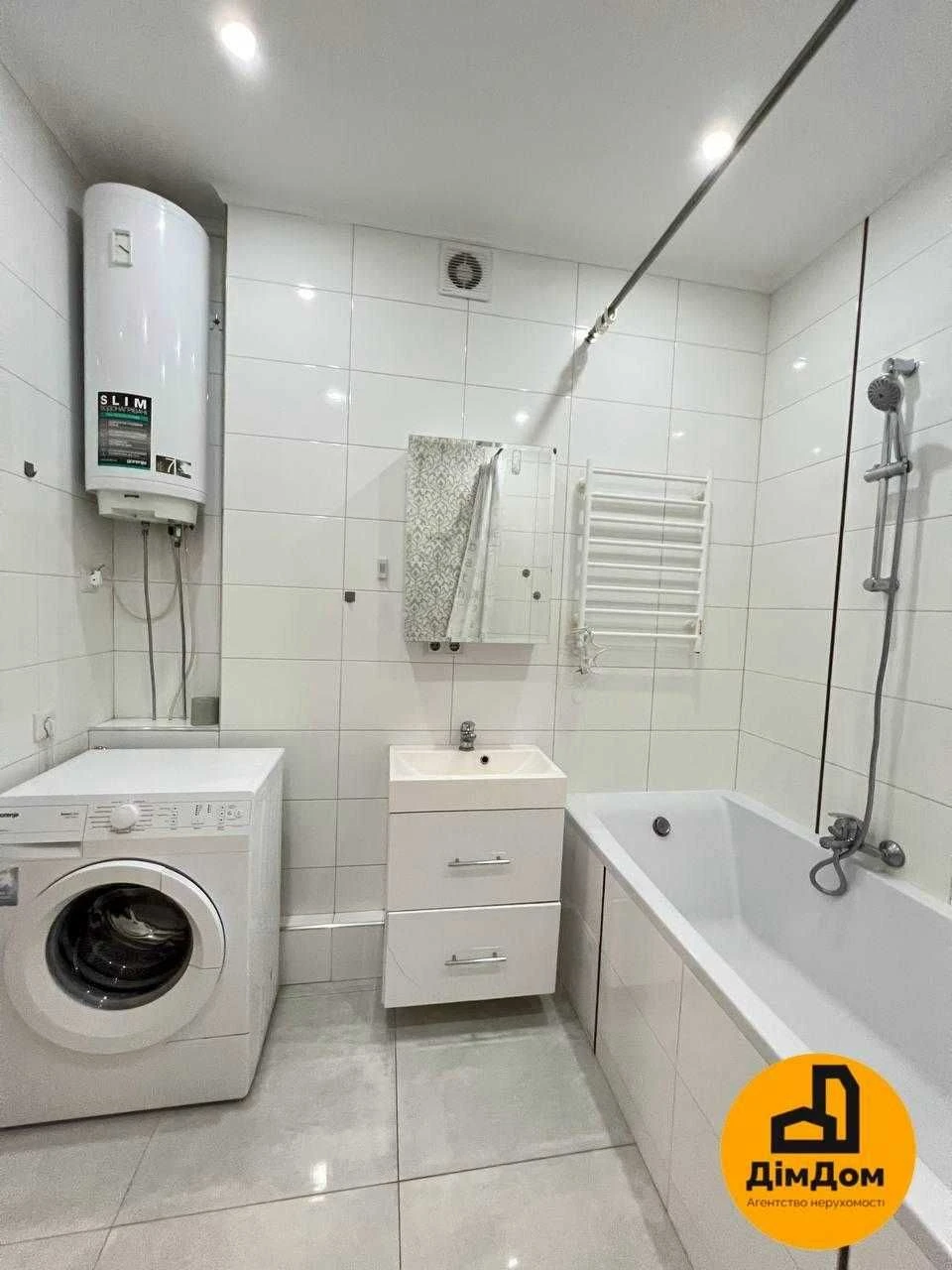 Вул. Драгоманова, 2Б , продаж 1-кімнатної квартири з сучасни