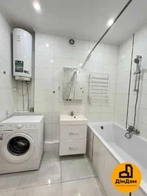 Вул. Драгоманова, 2Б , продаж 1-кімнатної квартири з сучасни