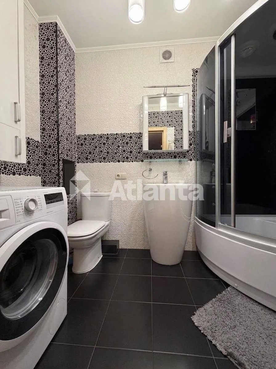 Продам 2-кімнатну квартиру 75 м ² | Парк вул. Кленова  район