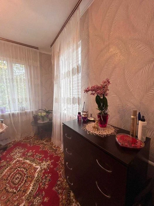 Частина будинку на Корбутівці з виходом до річки