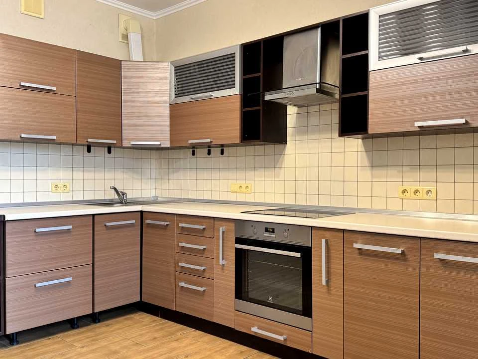 Квартира. Київ, Львівська вул.