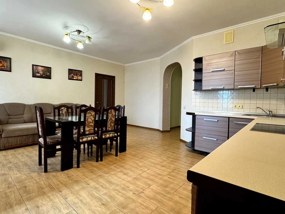 Квартира. Київ, Львівська вул.