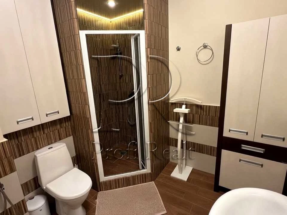 Квартира. Київ, Кловський узвіз