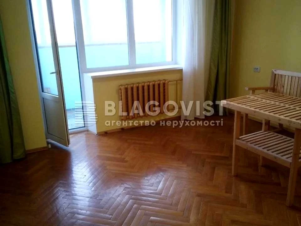 Квартира. Київ, Пантелеймона Куліша вул.