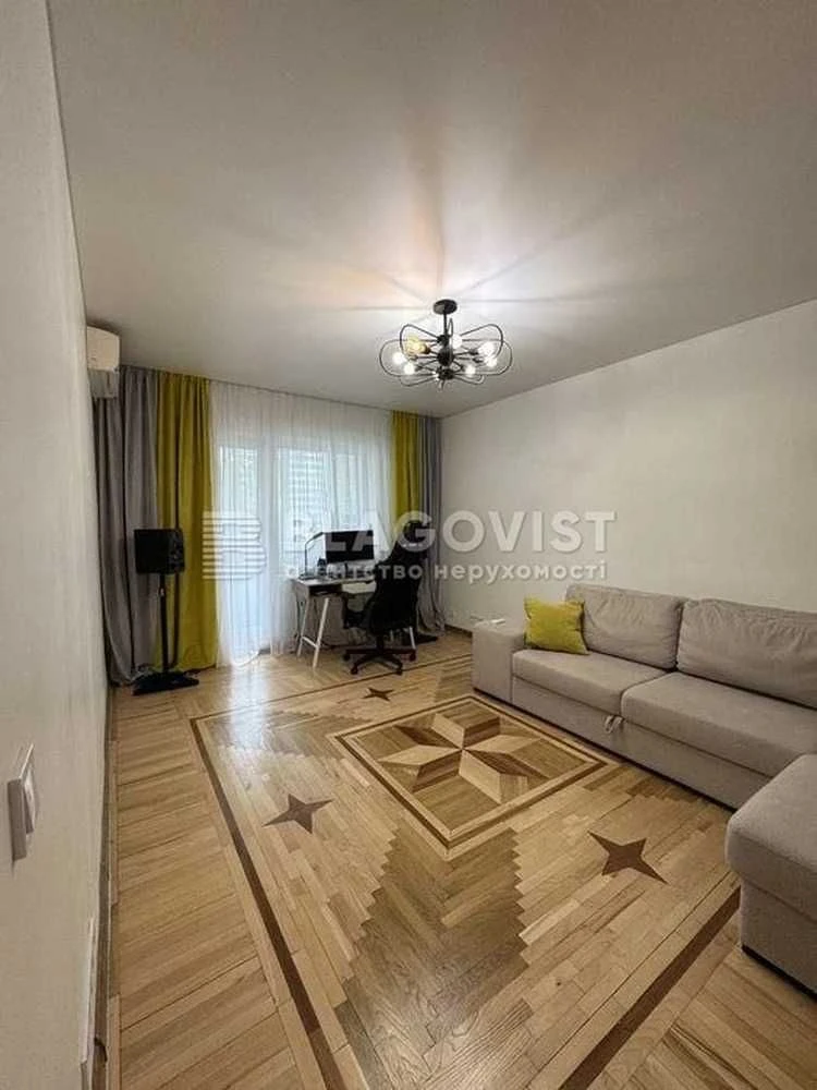Продаж 3-кімн. просторої квартири 74 м.кв. з ремонтом. Оноре
