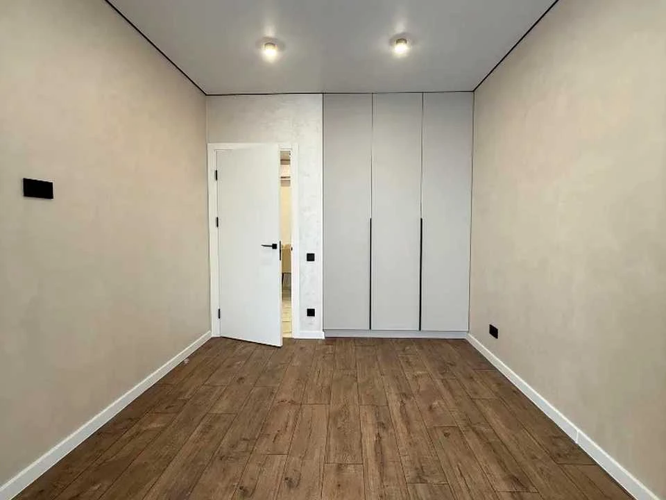 Apartment. Dnipro, Zaporizhzhia Highway, (Building 12)