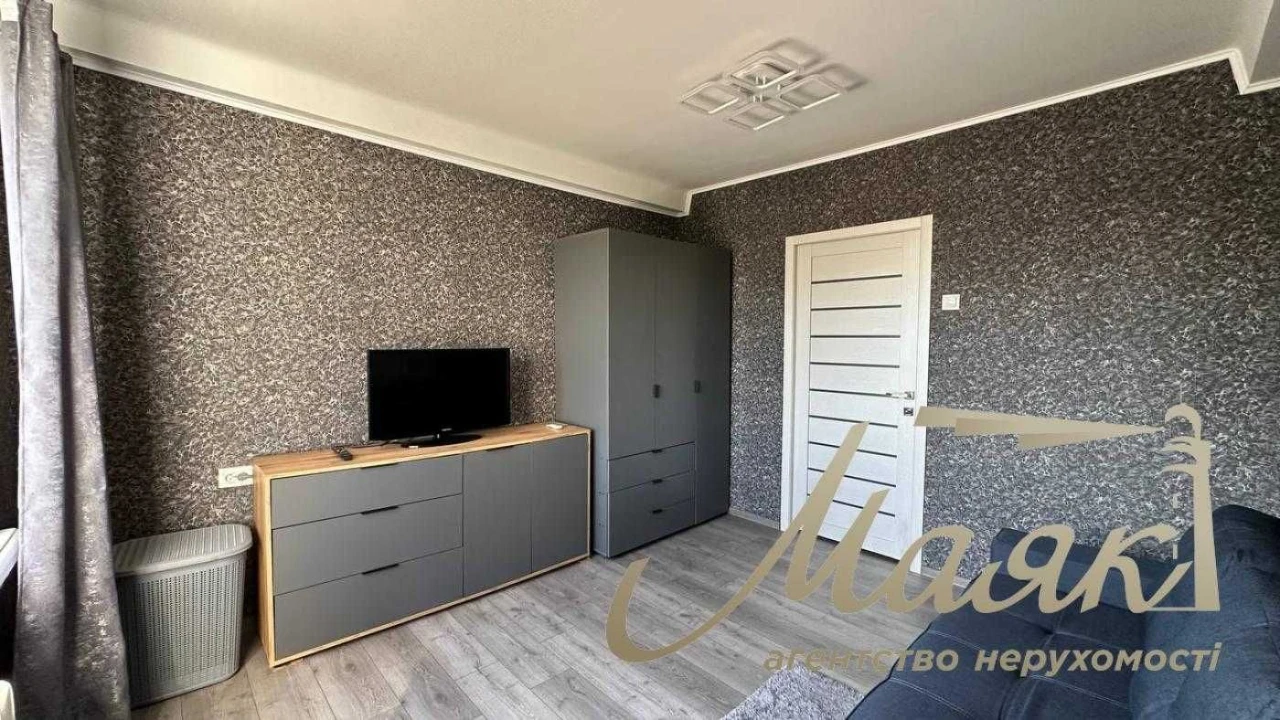 Продаж 3-кімнатної квартири на Харківському шосе, 21/1, Дарн