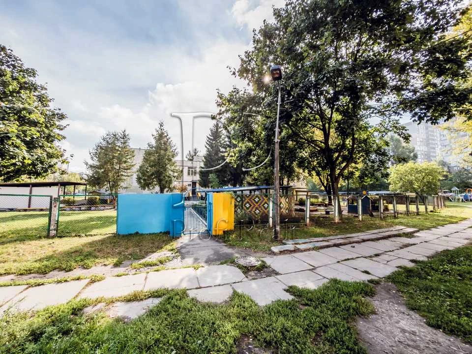Квартира. Київ, Вахтанга Кікабідзе вул.