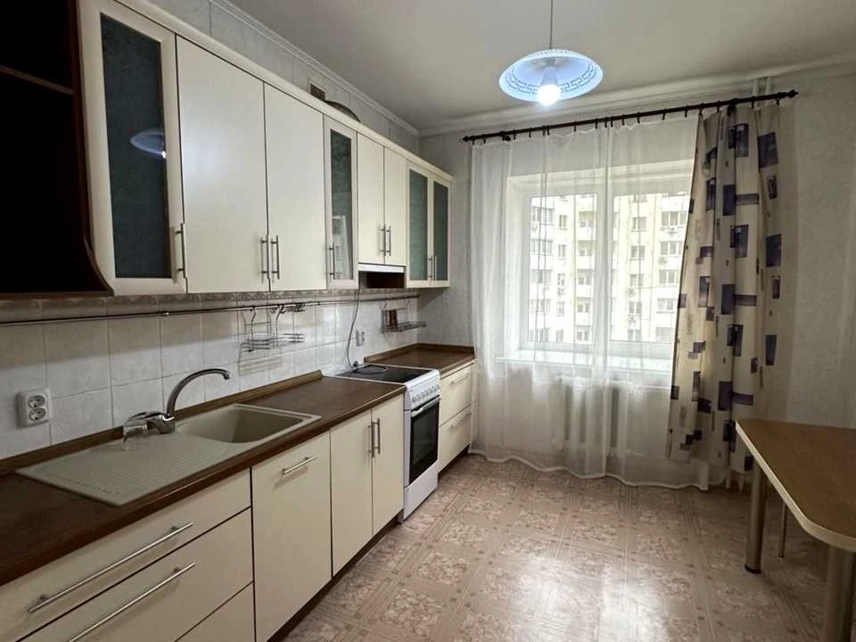 Квартира. Київ, Миколи Бажана просп.