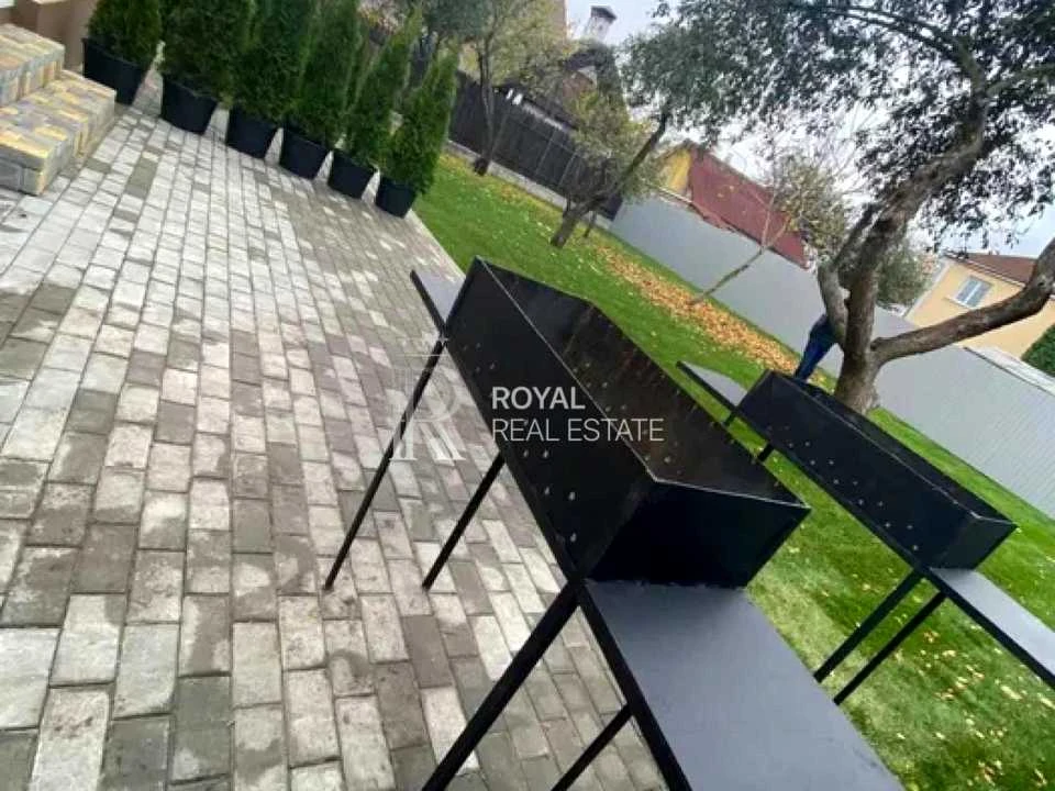 Будинок. Київ, Садова вул.