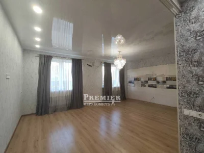 Продам квартиру в Автономному будинку
