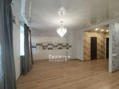Продам квартиру в Автономному будинку