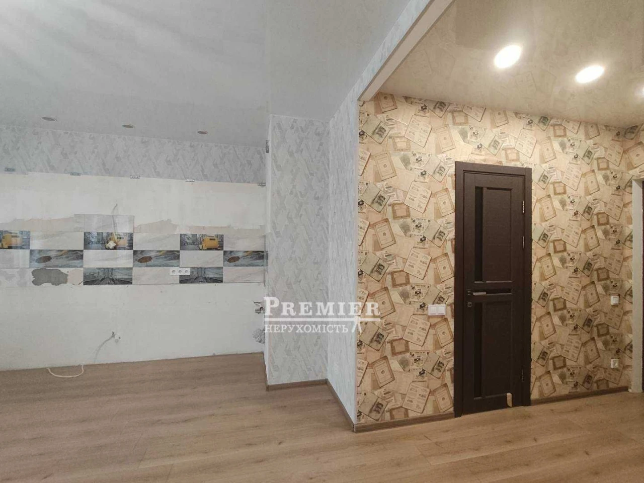 Продам квартиру в Автономному будинку