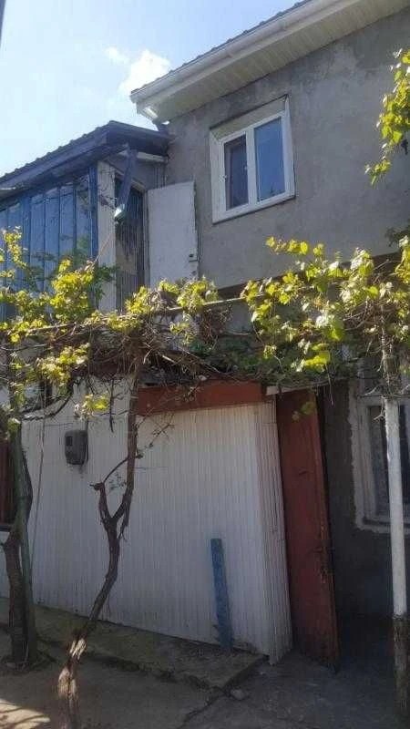 Продам квартиру зі своїм двориком на Черемушках вул. Святосл