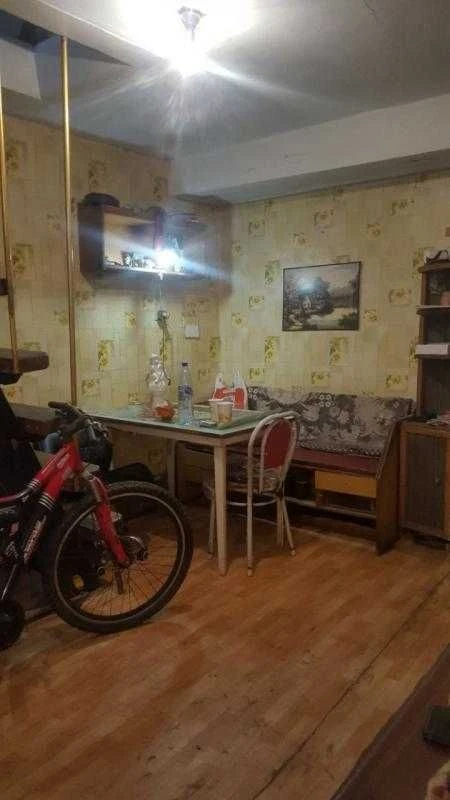 Продам квартиру зі своїм двориком на Черемушках вул. Святосл