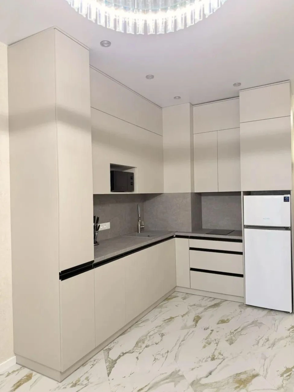 Продам 1 кімн. квартиру на 16 ст. Фонтану ЖК Аквамарин (329-