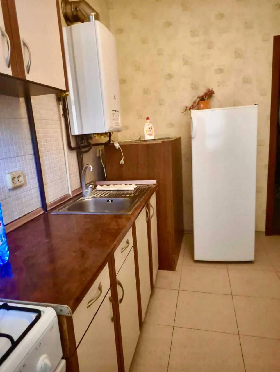 Продам 2 кімнатну класичну сталінку на проспекті Шевченка