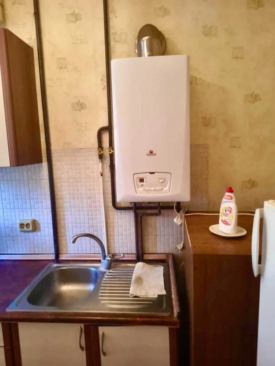 Продам 2 кімнатну класичну сталінку на проспекті Шевченка