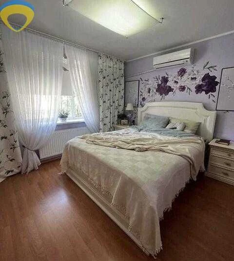 Продам стильный дом в Приморском районе.