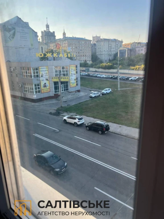 193-ГО Продам 3 комнатную квартиру в Центре Площадь Конститу