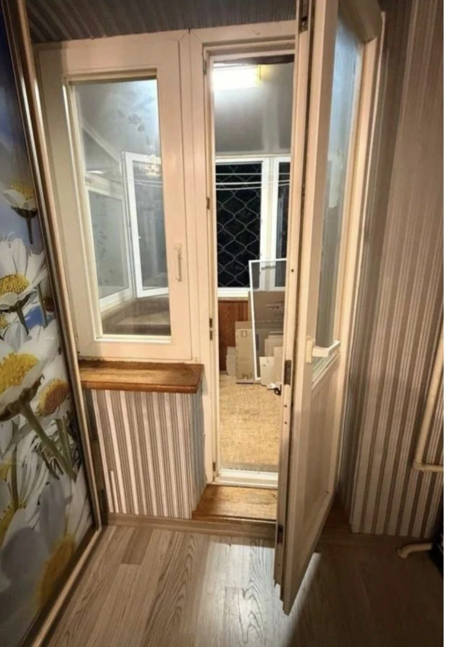 Продам 3 ком кв Салтовка, 602м-н, 1/5 с узаконенной пристрой