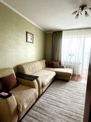 Продам 3х комн квартиру,Новые дома, Коммунальный рынок 2/5 с