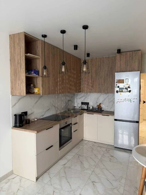Продам 2к кв новострой ЖК Сказка с ремонтом.IN