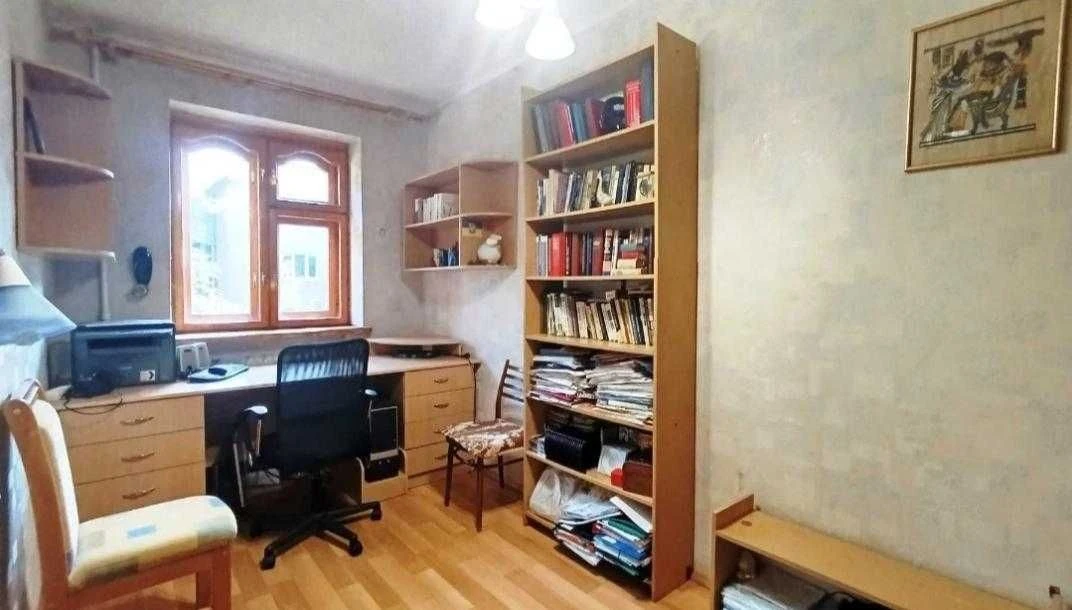 Продам трехкомнатную квартиру на Новых Домах