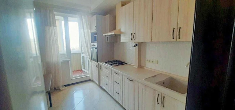 Продам 3-ку улучшенной планировки на Роганском жилмассиве