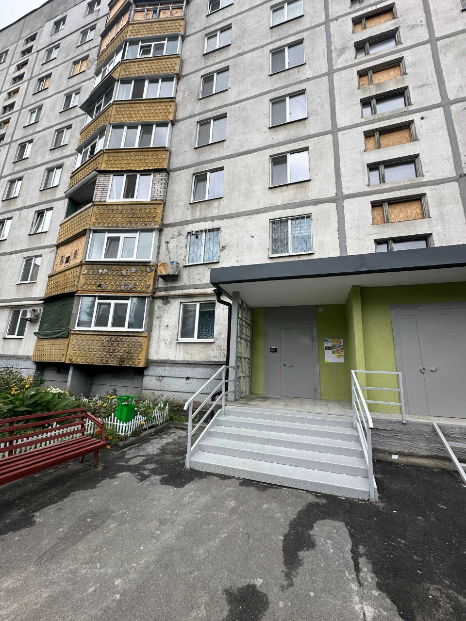 Продам 1квартиру,пр-т Аерокосмический,176,33м2,под чистовую(