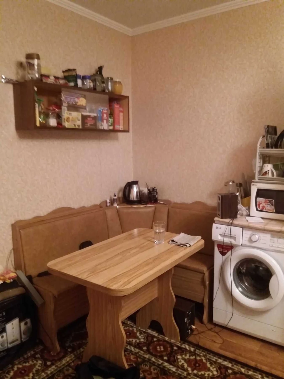 Продам гостинку,  метро Индустриальная
