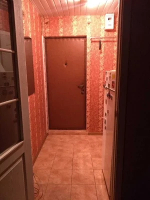 Продам гостинку,  метро Индустриальная