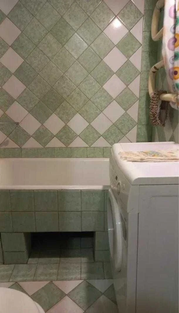 Продам 1 к кв на Новых домах, возле Коммунального рынка.