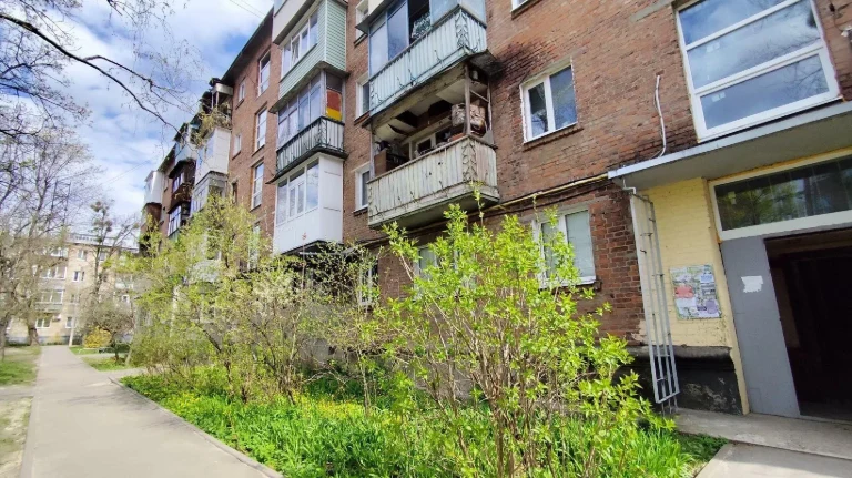 Продам. 2к. квартиру. Профсоюзный бульв., 9А, Холодная Гора