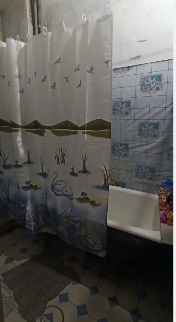 Продам двух  комнатную коммуналку