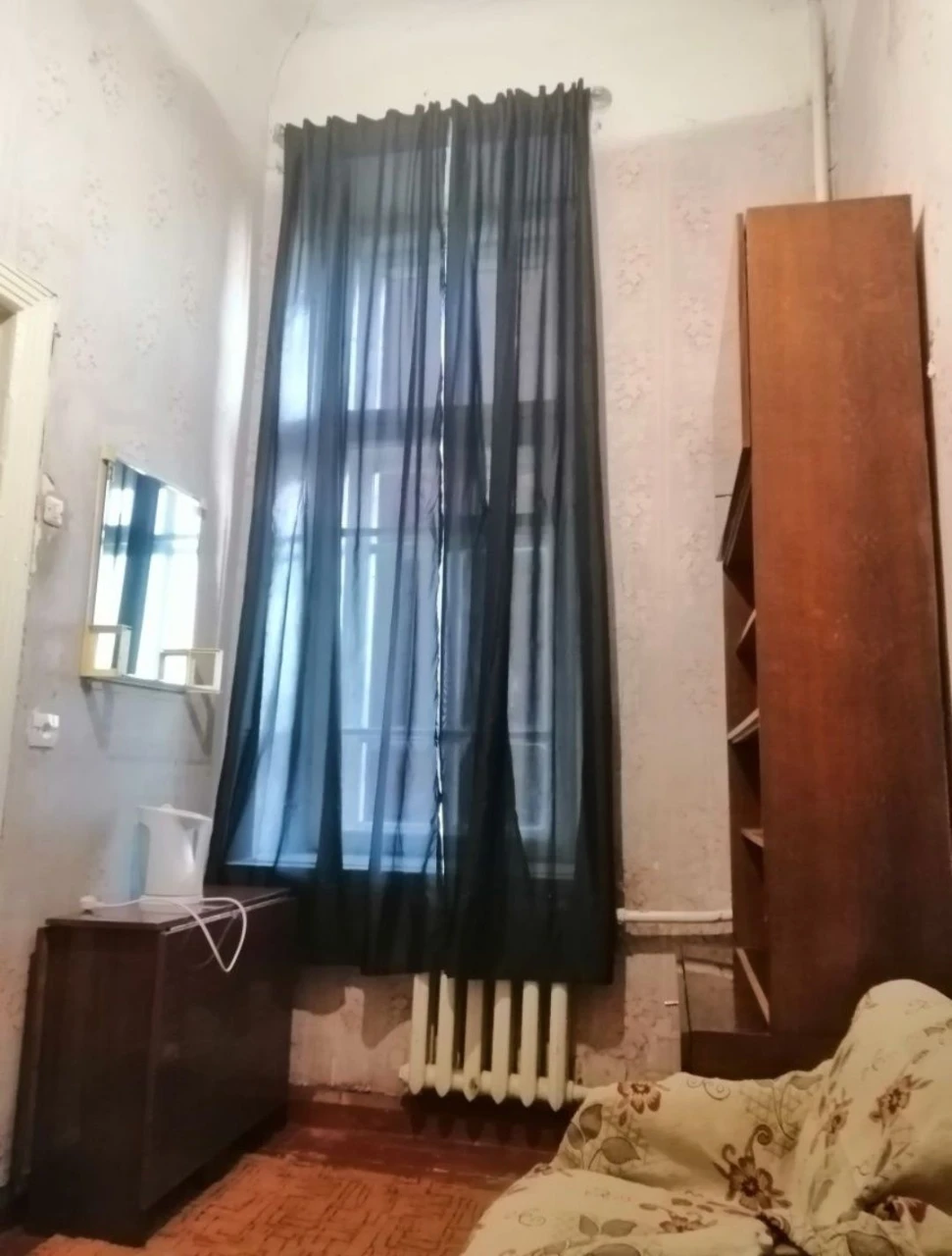 Продам двух  комнатную коммуналку