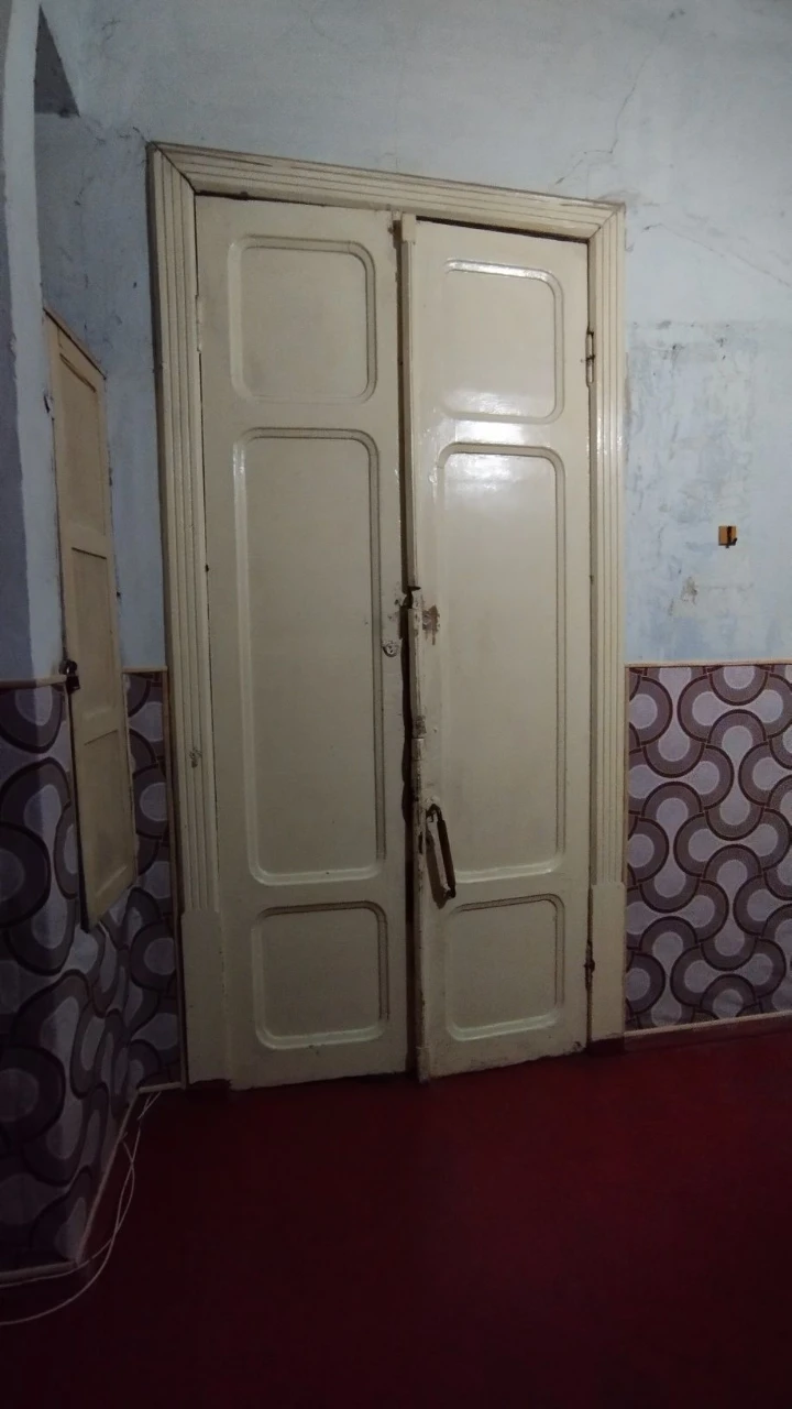 Продам двух  комнатную коммуналку