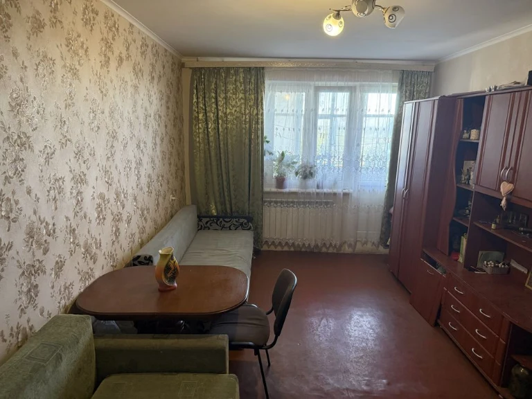 Продам 2 комнатную улучшенку метро Студенческая и Салтовская