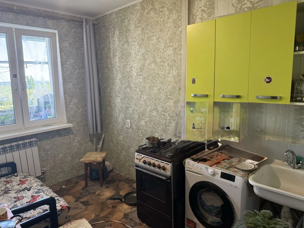 Продам 2 комнатную улучшенку метро Студенческая и Салтовская