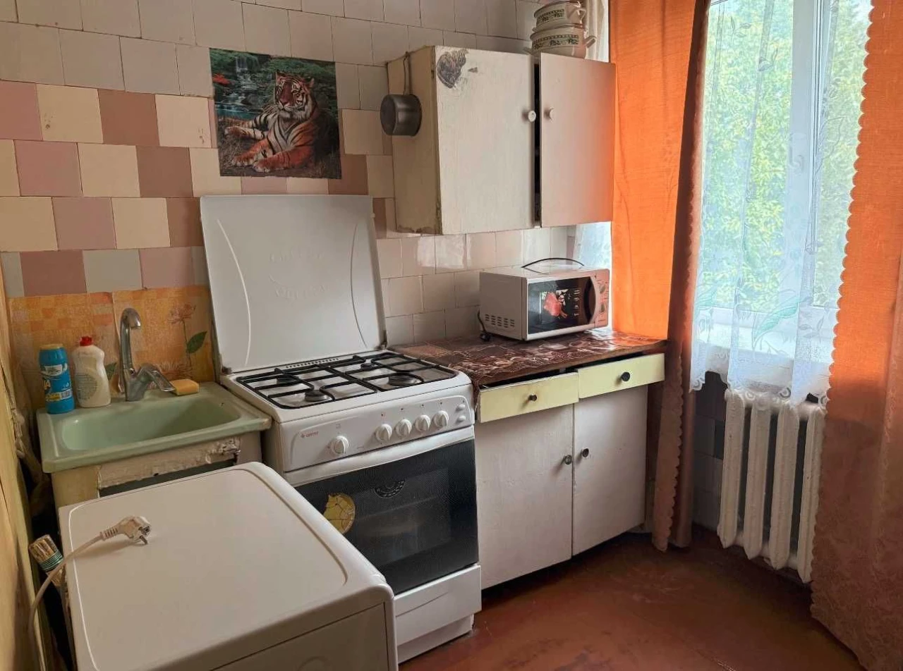 Продам 3-х кімнатну квартиру, 10 хвилин від метро Індустріал