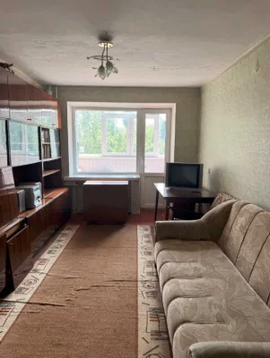 Продам 3-х кімнатну квартиру, 10 хвилин від метро Індустріал